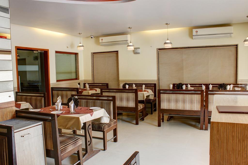 호텔 코로나 Bharuch 외부 사진